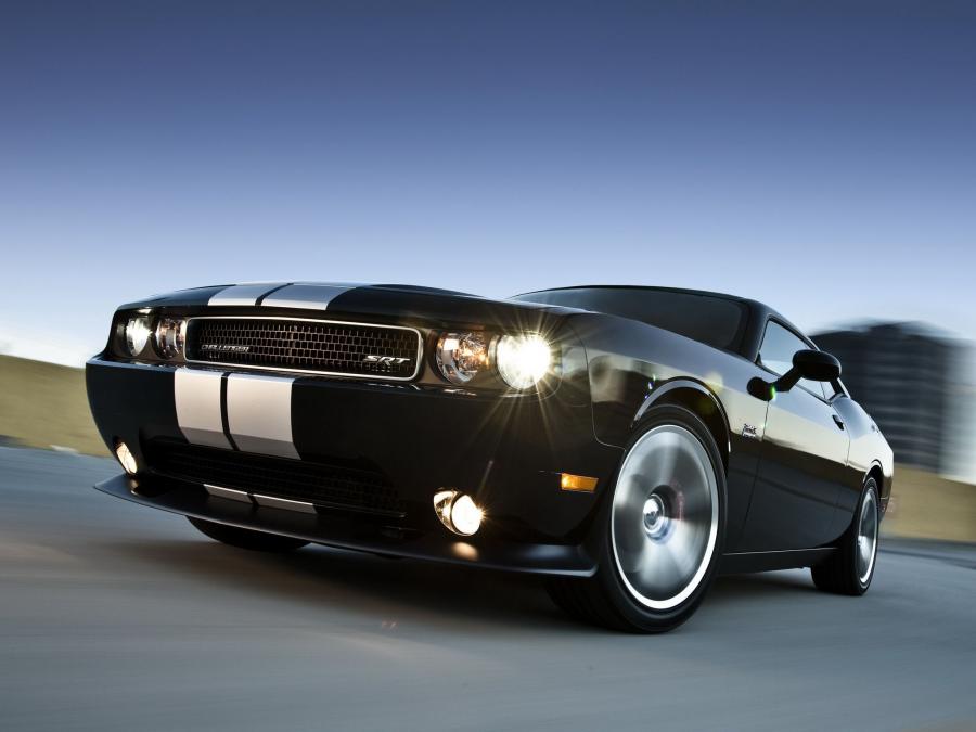  Dodge Challenger SRT8 392 2010 года  (фото 11 из 25)